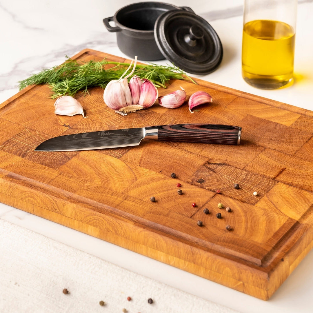 Cuchillo Santoku con hoja compacta de 13 cm